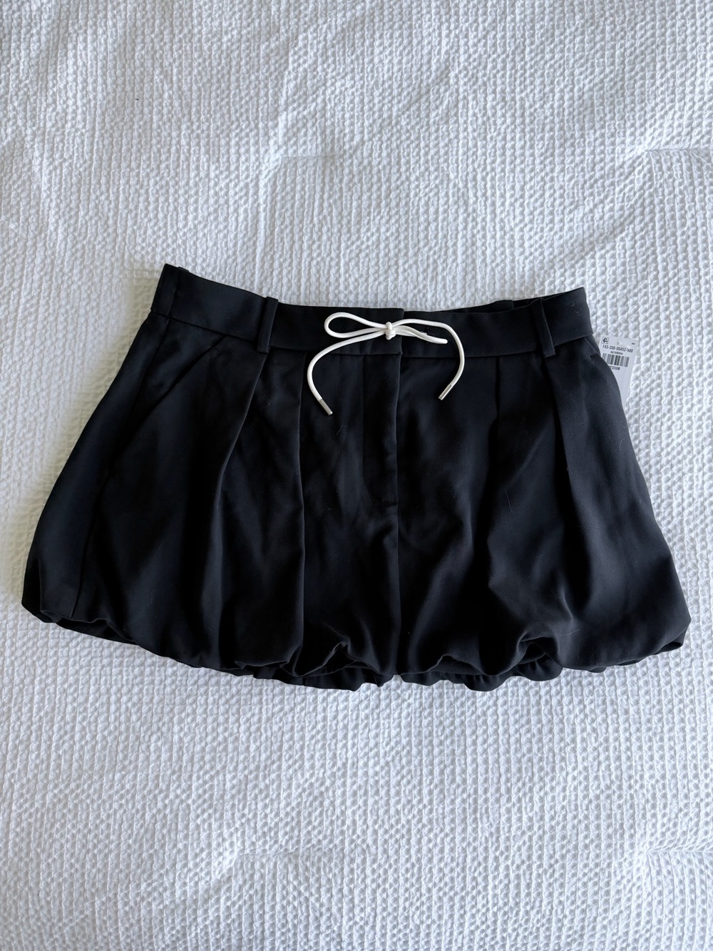 NWT Abercrombie & Fitch Black Pleated Bubble Hem Mini Skirt/Skort